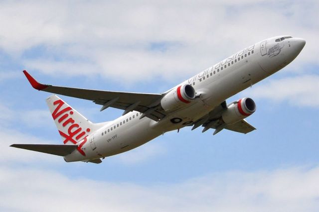 Boeing 737-800 (VH-YFF) - Getting airborne off runway 23. Friday 5th October 2012.