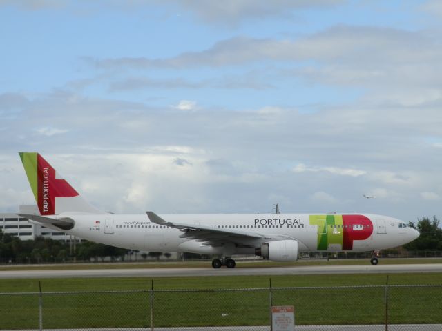 Airbus A330-200 (CS-TOI)