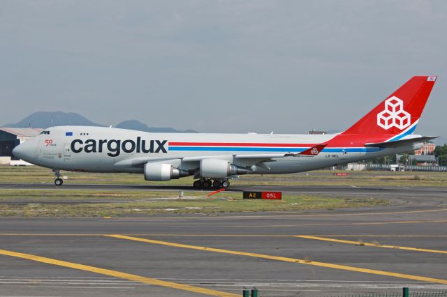 Boeing 747-400 (LX-MCL) - Cargolux /  Boeing 747-4HAF(ER) / MSN 35232 / LX-MCL / MMMX 06/2020