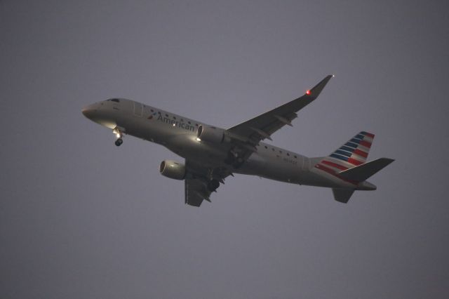 EMBRAER 175 (long wing) (N514SY)