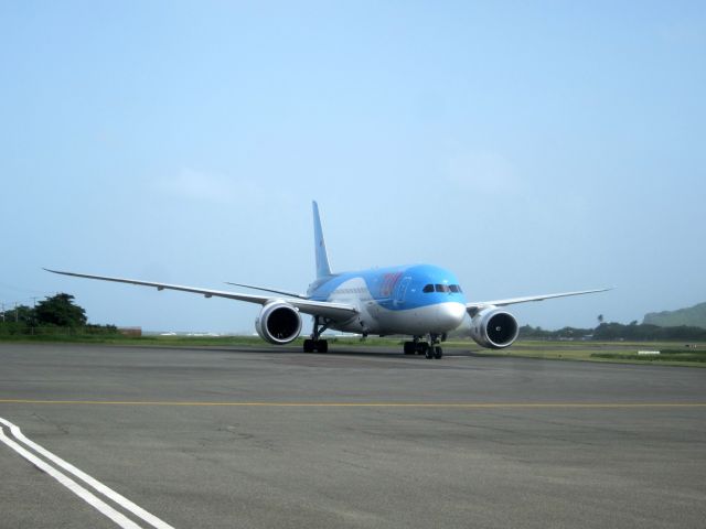 Boeing 787-8 (G-TUIF)