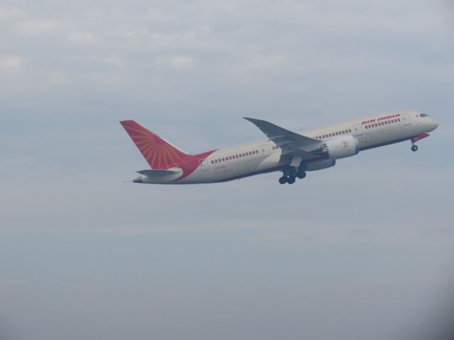 Boeing 787-8 (VT-ANO) - Photographed when taxing off on runway 34L bound for Melbourne