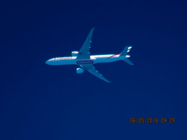 BOEING 777-300ER (A6-EQD)