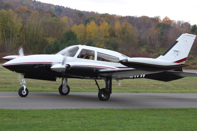 Cessna 310 (N112WW) - N112WW 1977 CESSNA T310R AMERICAN SMOOTH AVIATION LLC WAXHAW, NC br /KAQW Harriman-and-West Airport North Adams, Massachusettsbr /Photo taken by Christopher Wright 