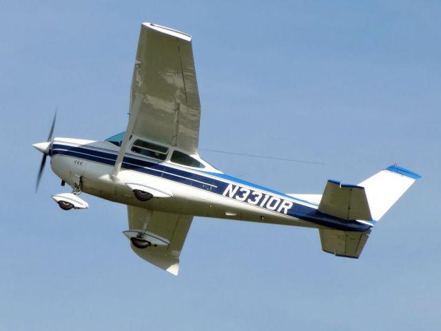 Cessna Skylane (N3310R)