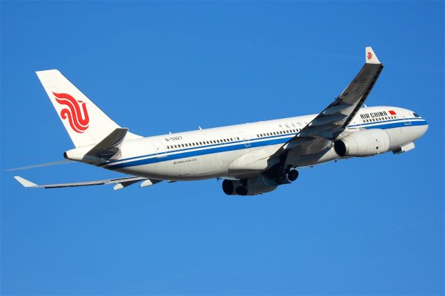 Airbus A330-300 (B-5927)