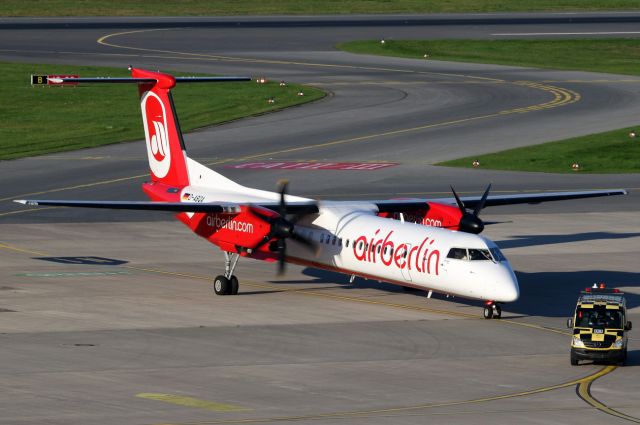 de Havilland Dash 8-400 (D-ABQA)