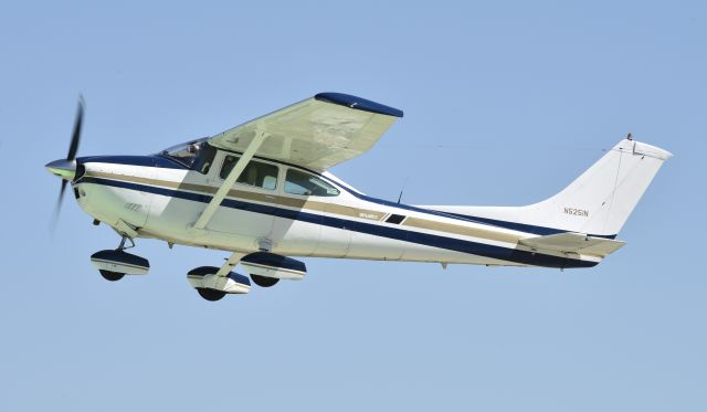 Cessna Skylane (N5251N) - Airventure 2017