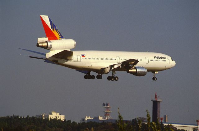 McDonnell Douglas DC-10 (RP-C2003) - Short Final at Narita Intl Airport Rwy16 on 1988/11/18