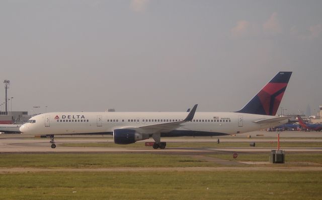Boeing 757-200 (N689DL)