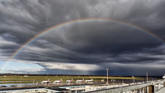 Airbus A320 — - Sonne Regen und wieder Sonne.   