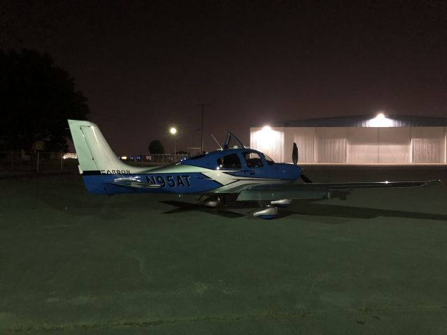 Cirrus SR-22 (N95AT) - Ready for our first night flight!