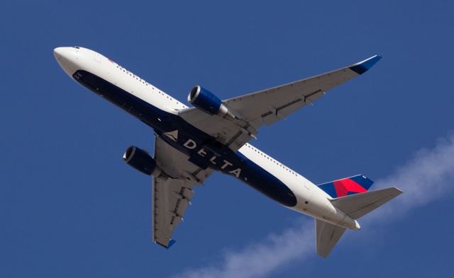 BOEING 767-300 (N1604R) - Spotted on January 07, 2021br /Spotting location: Old Tower Road