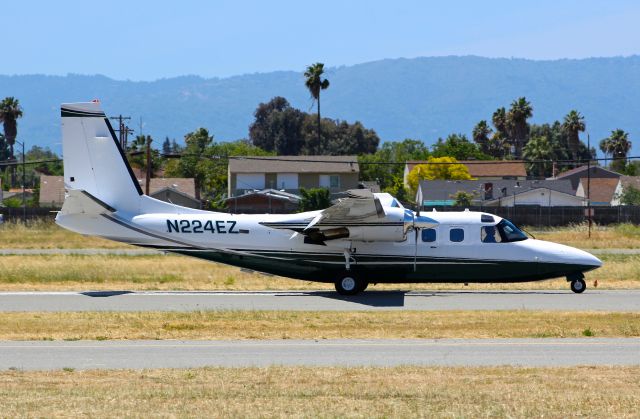 Gulfstream Aerospace Jetprop Commander (N224EZ) - Very rare visitor from Wisconsin landing at Reid Hillview Airport. This is the first Aero Commander 695 to ever land at Reid Hillview! a rel=nofollow href=http://flightaware.com/live/flight/N224EZ/history/20160610/1111Z/KAPA/KRHVhttp://flightaware.com/live/flight/N224EZ/history/20160610/1111Z/KAPA/KRHV/a