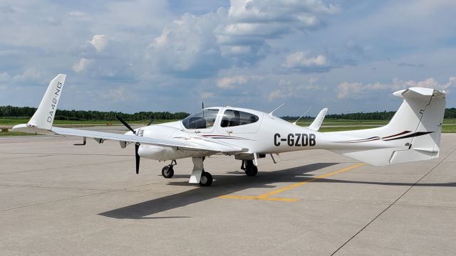 Diamond Twin Star (C-GZDB) - Great Cross Country machine