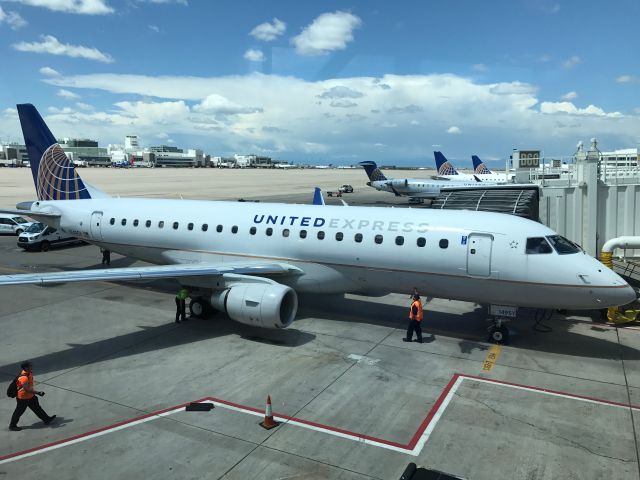 Embraer 175 (N149SY) - An E175 preparing for a mission to KATL.