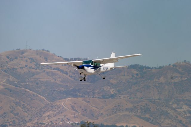 Cessna Skyhawk (N734BF)