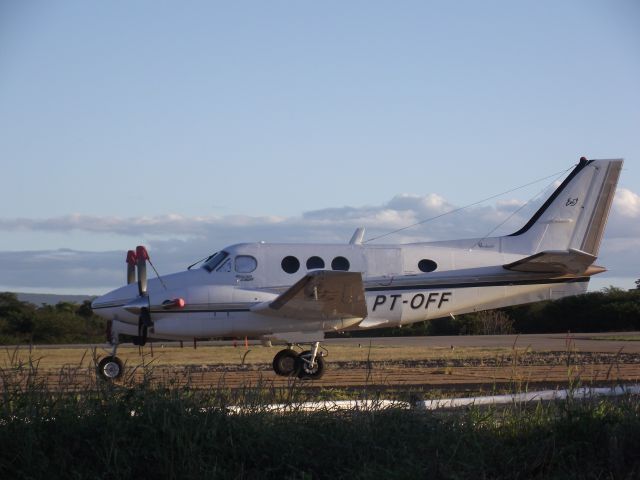 PT-OFF — - BEECHCRAFT C90A KING AIR (EASY TÁXI AÉREO)