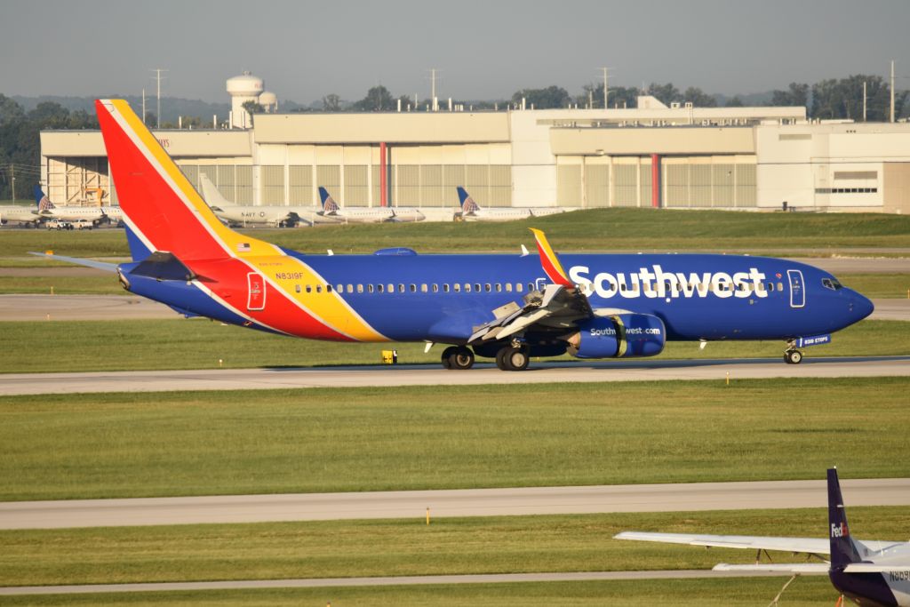 Boeing 737-800 (N8319F) - 08-28-23 R-32