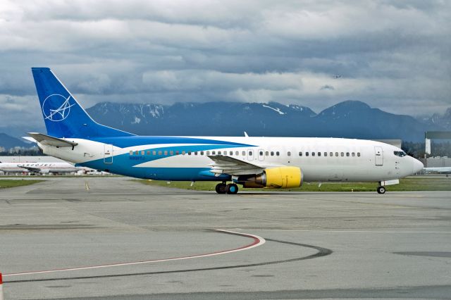 BOEING 737-400 (N808TJ)