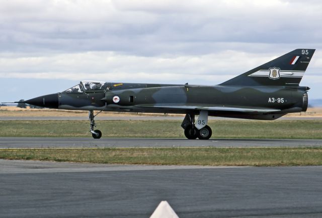 Airbus A321 (A395) - AUSTRALIA - AIR FORCE - DASSAULT (GAF) MIRAGE IIIO(F/A) - REG : A3-95 (CN 95) - EDINBURGH RAAF BASE ADELAIDE SA. AUSTRALIA - YPED (16/11/1986)