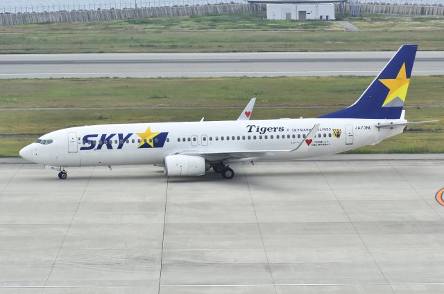 Boeing 737-800 (JA73NL)