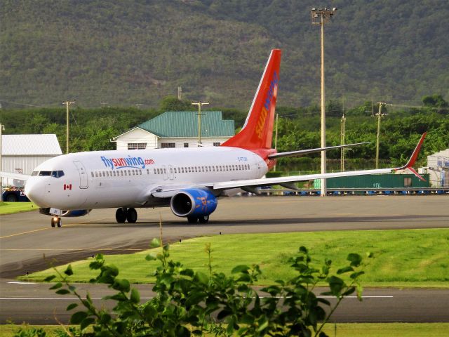 Boeing 737-800 (C-FTJH)