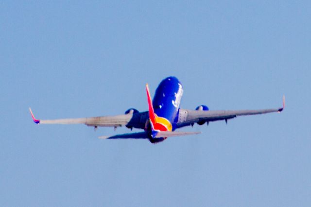 Boeing 737-700 —