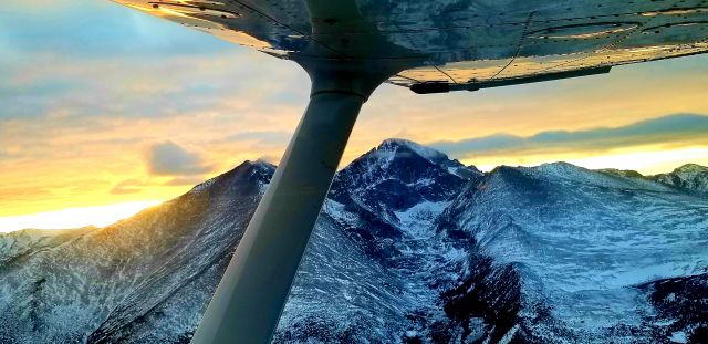 Cessna Skyhawk (N2744W) - Longs Peak. New Years Eve