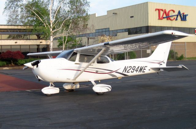 Cessna Skyhawk (N294ME) - Reviewing weather at TACAir before climbing back into 294ME for the return flight to Republic, FRG.