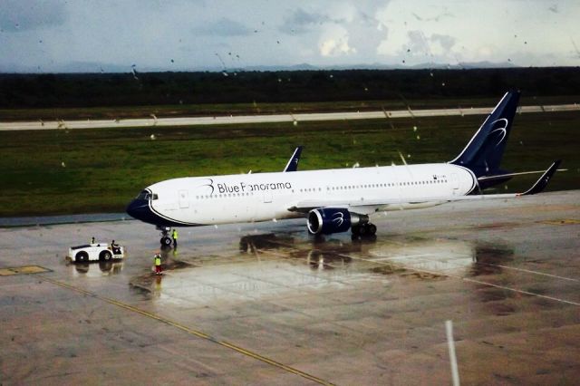 BOEING 767-300 (EI-CMD) - Blue panorama B763 Ready to the taxy at MDLR AIRPORT!