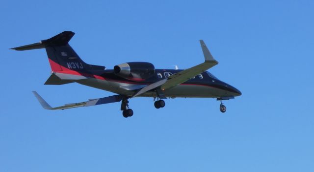 Learjet 31 (N3VJ) - On final is this 1991 Learjet 31A in the Spring of 2019. Currently configured for Medevac duty.