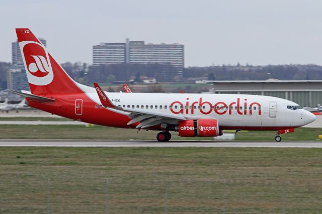 Boeing 737-700 (D-AHXG)