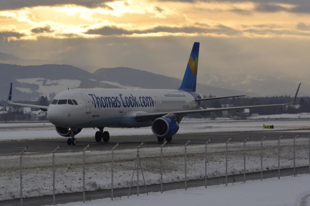 Airbus A321 (G-TCDB)