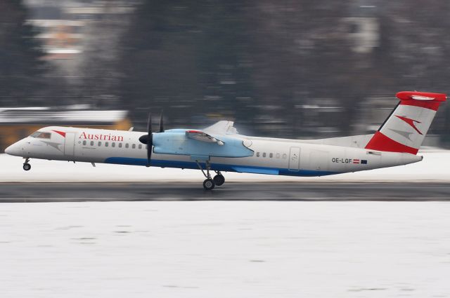 de Havilland Dash 8-400 (OE-LGF)