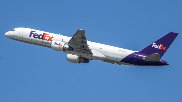 Boeing 757-200 (N791FD) - "Carlie" departing during the afternoon rush hour at MEM. Delivered to United as N578UA in 1993.