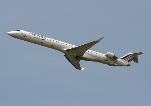 Canadair Regional Jet CRJ-900 (F-HMLG) - Canadair Regional Jet CRJ 1000, Toulouse Blagnac Airport (LFBO-TLS)