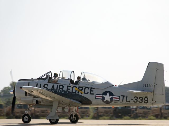 North American Trojan (N28XT) - Oshkosh 2013!