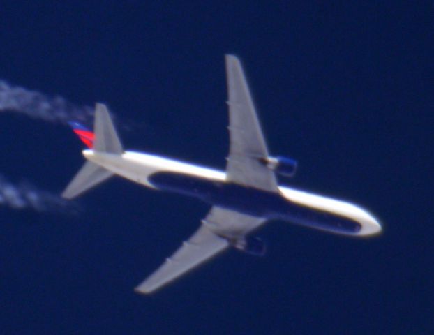 BOEING 767-300 (N129DL)