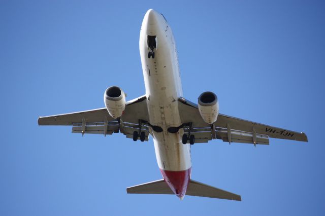 BOEING 737-400 (VH-TJH)