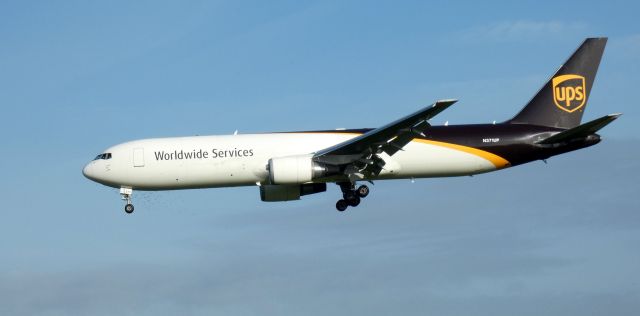 BOEING 767-300 (N371UP) - On short final is this 2020 United Parcel Service Boeing 767-300F in the Autumn of 2022.