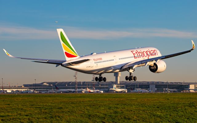 Airbus A350-900 (ET-AYM)