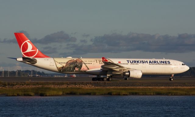 Airbus A330-300 (TC-JOG)