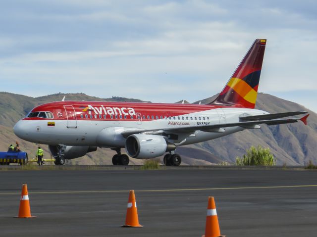 Airbus A318 (N589AV)