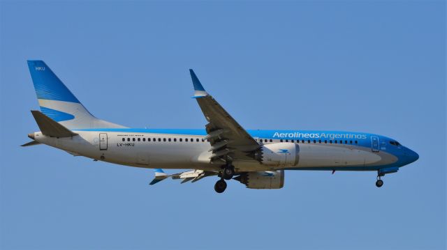 Boeing 737 MAX 8 (LV-HKU)