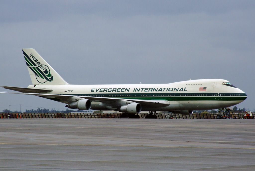 Boeing 747-200 (N471EV)