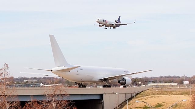 BOEING 767-300 (N762CK)