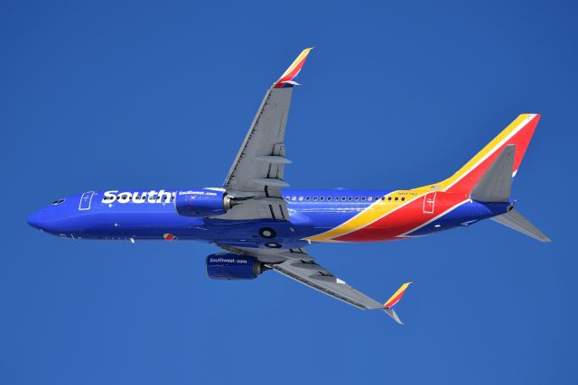 Boeing 737-800 (N8574Z) - Departing IND bound for PHX on 01-27-19 off of 23-R