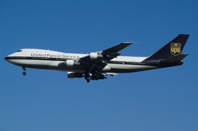 BOEING 747-100 (N676UP) - Final Approach to Narita Intl Airport Rwy34L on 1998/01/25