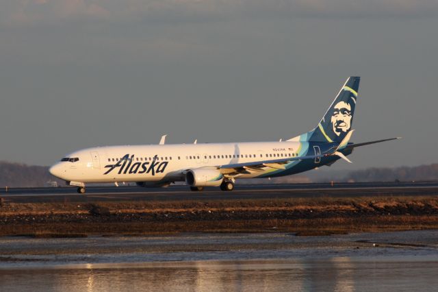 Boeing 737-900 (N247AK)